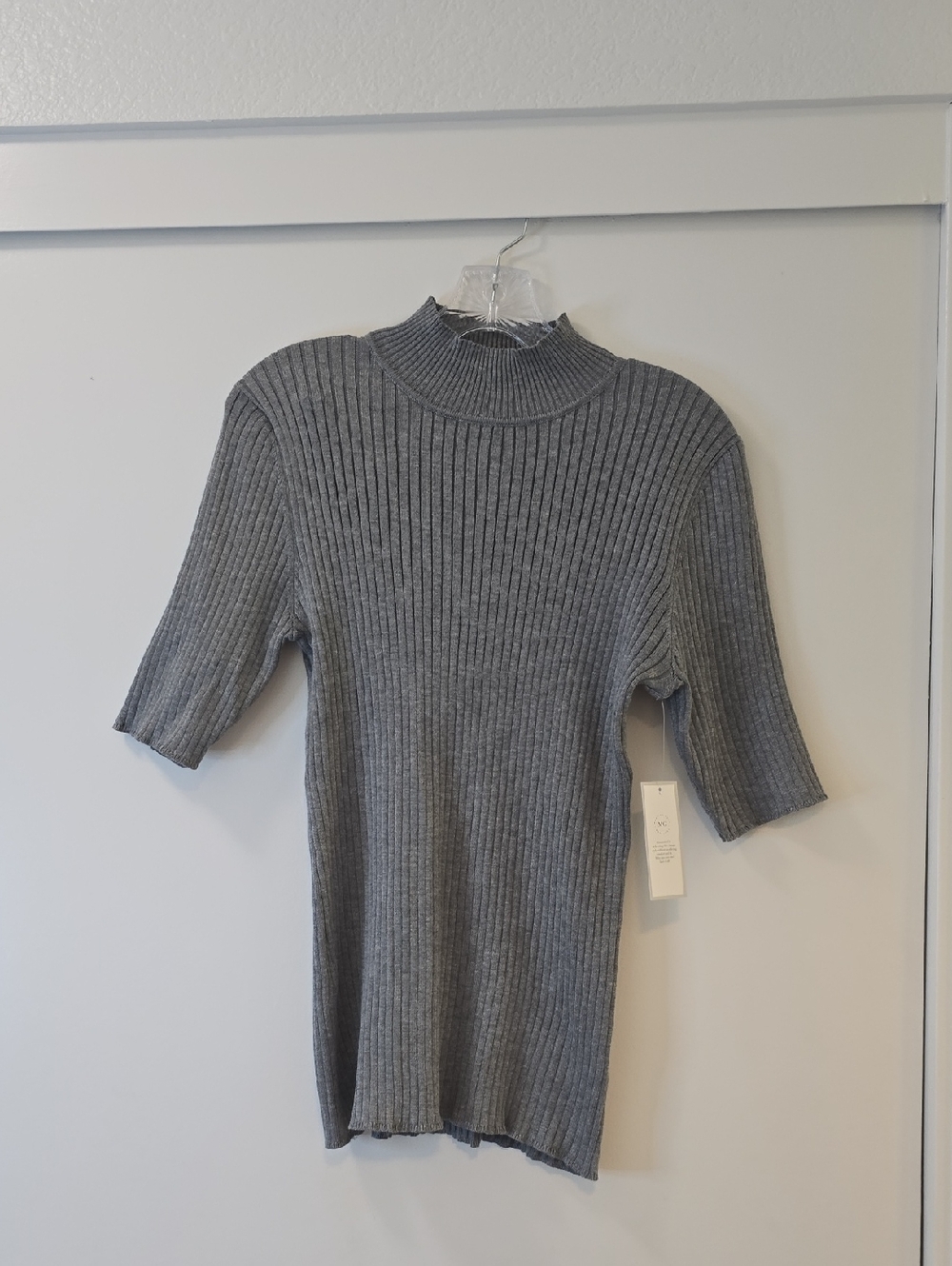 Ribbed Mock Neck Short Sleeve Top - Gray